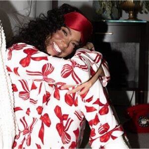 Elegant Red Bow Print Women's Pajama Set